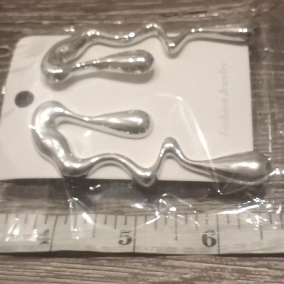 Earrings Aesthetics Irregular Shaped Studs - Picture 4 of 5